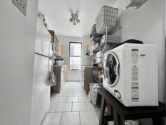 5th image of 86 Haven Ave #43