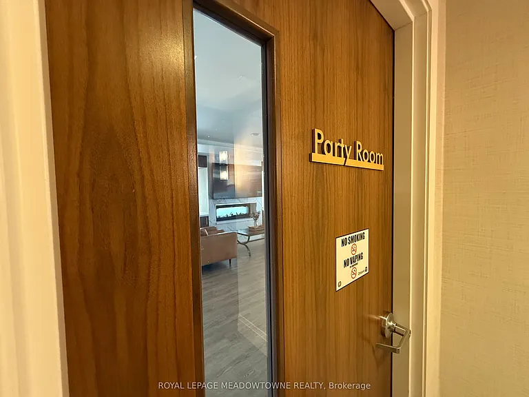 1050 Main St E #512 — Photo 21