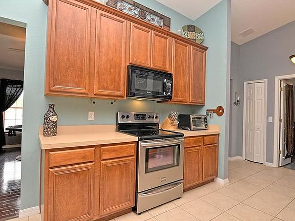 5th image of 820 Burland Cir