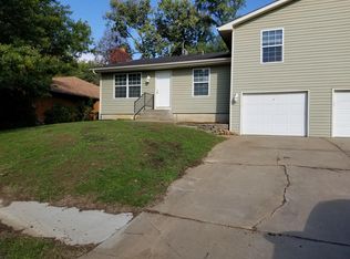 3606 SW Cambridge Ave, Topeka, KS 66614