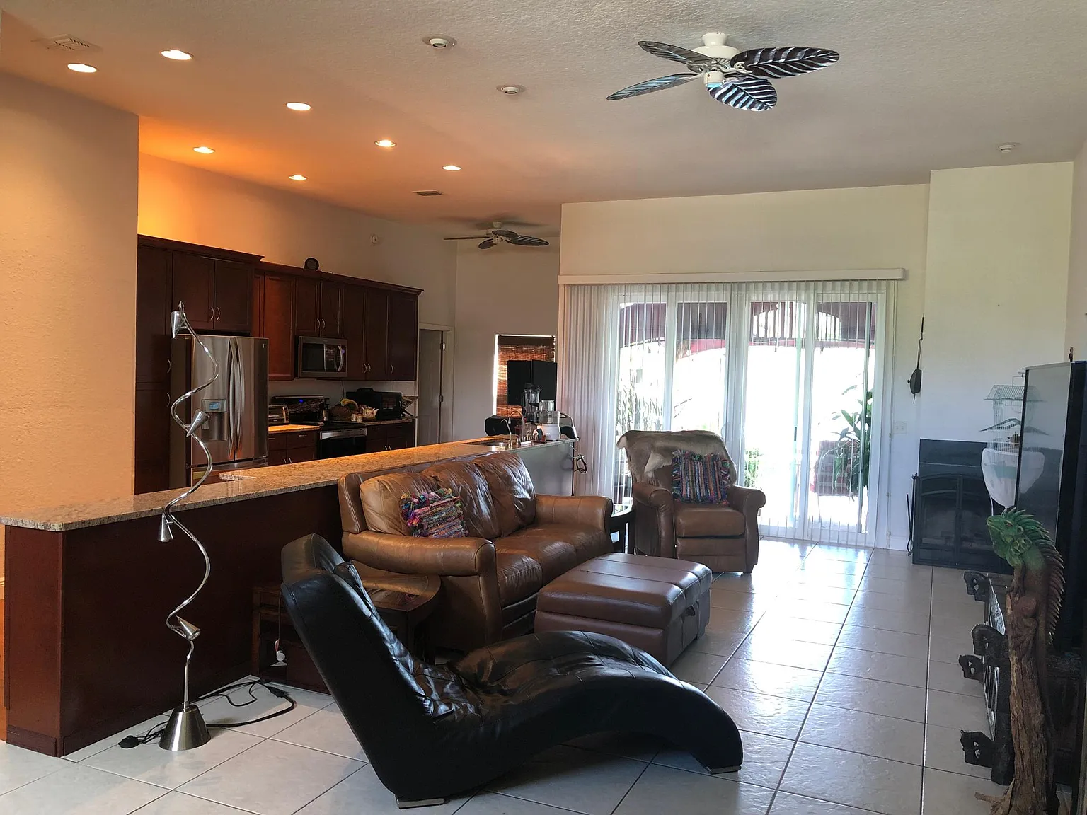 3 bed, 1670 sqft, $2,500 — Photo 4
