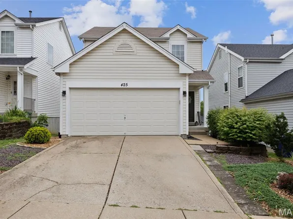 425 Summit Place Ct, Fenton, MO 63026