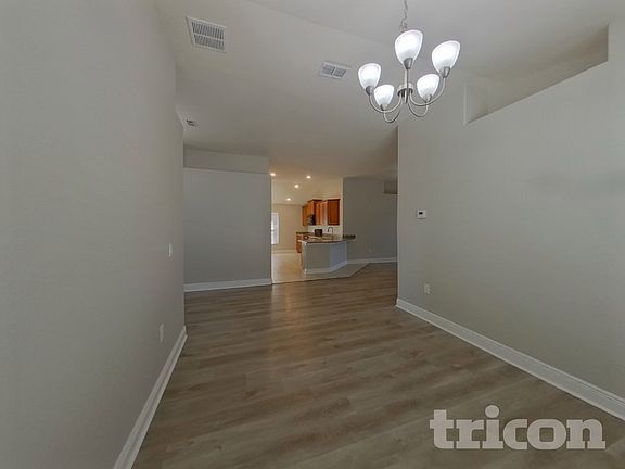 4th image of 387 Buchannan Dr