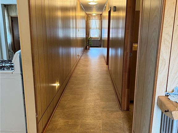 5th image of 601 3rd St