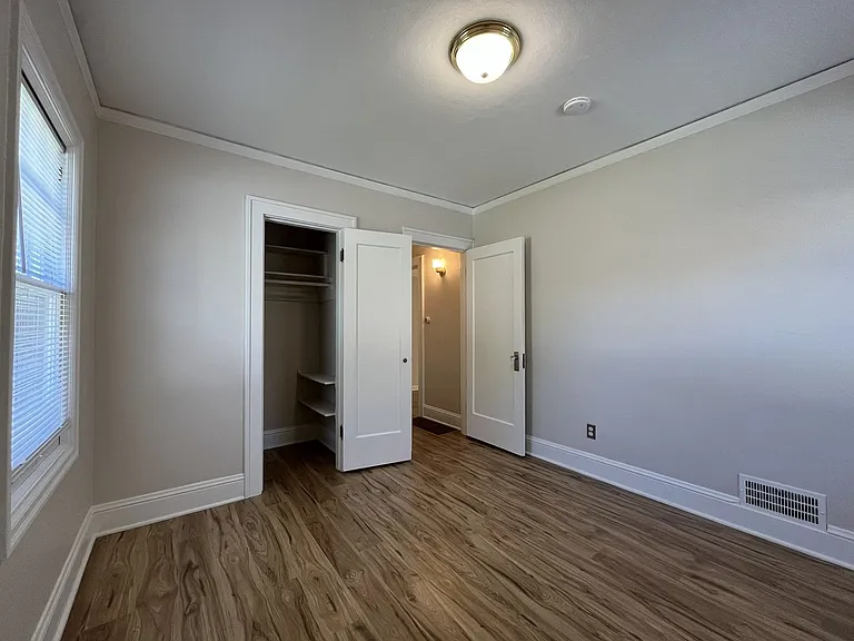 2417 N Rosa Parks Way — Photo 25