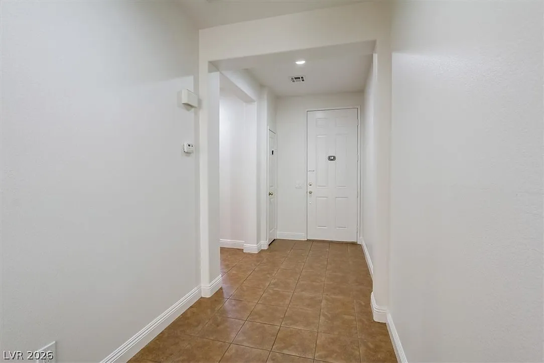 3 bed, 2.0 bath, 1357 sqft, $1,995 — Photo 4