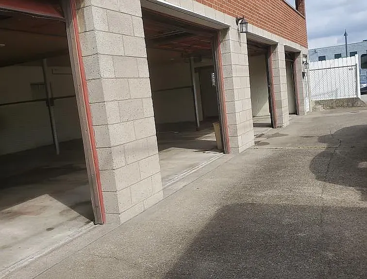2nd garage space for additional $25/month