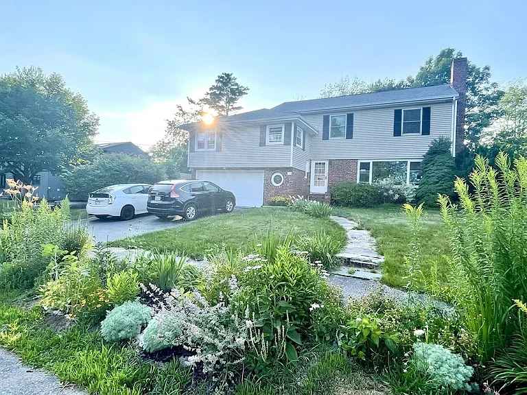 54 Bartley Ave — Photo 1