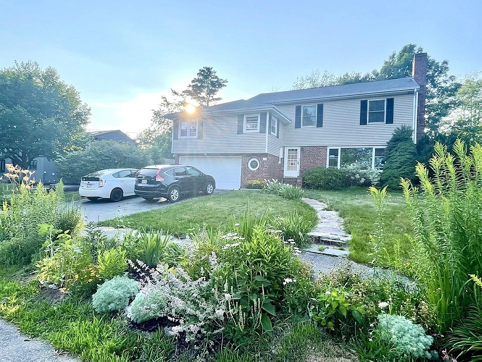 1st image of 54 Bartley Ave