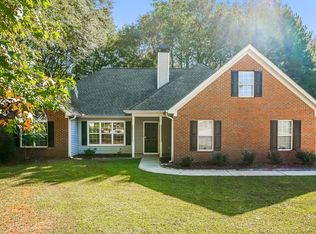 195 Pecan Ridge Dr, Fayetteville, GA 30215