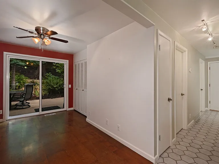 5008 Puget Blvd SW — Photo 4