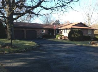 7241 Birchwood Dr, Sauk City, WI 53583