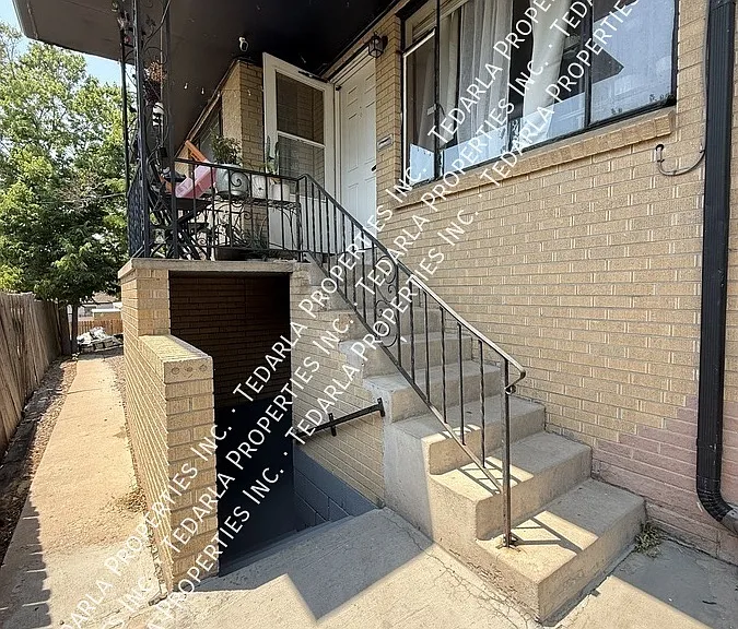1183 Clinton St #B — Photo 2