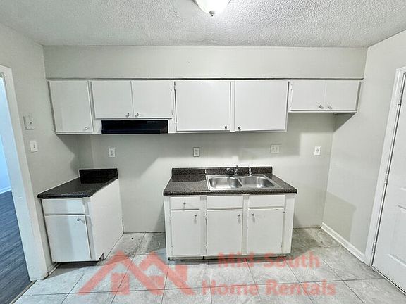 4th image of 4079 Forest View Dr