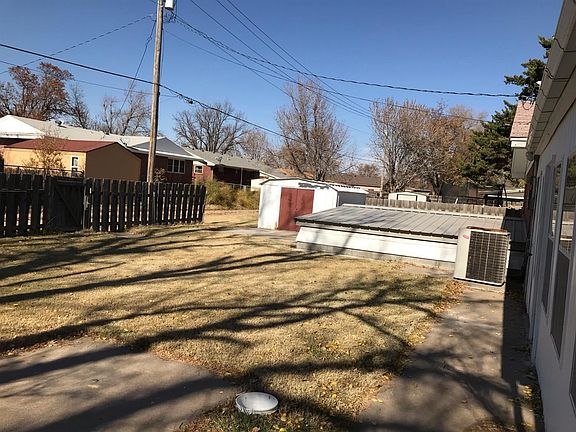 3rd image of 1611 Belmont Pl