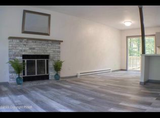 1062 Deer Run E, Bushkill, PA 18324