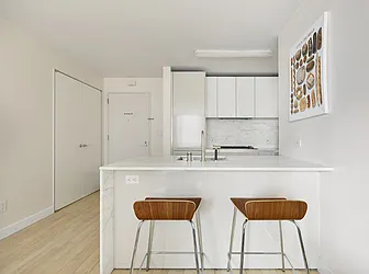 Rented by New York Casas Ltd.