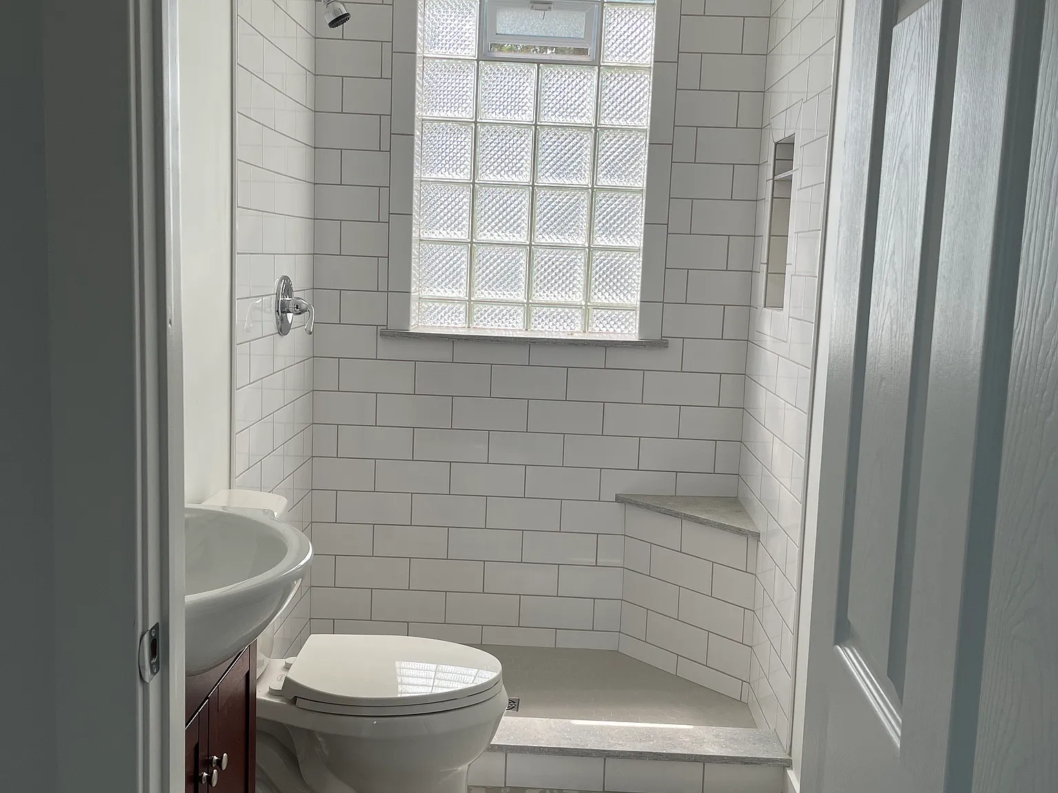1 bed, 700 sqft, $1,000 — Photo 4