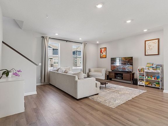 4th image of 8678 London Cir NE #B