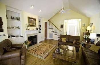 1st image of 1110 Liliflora Ln