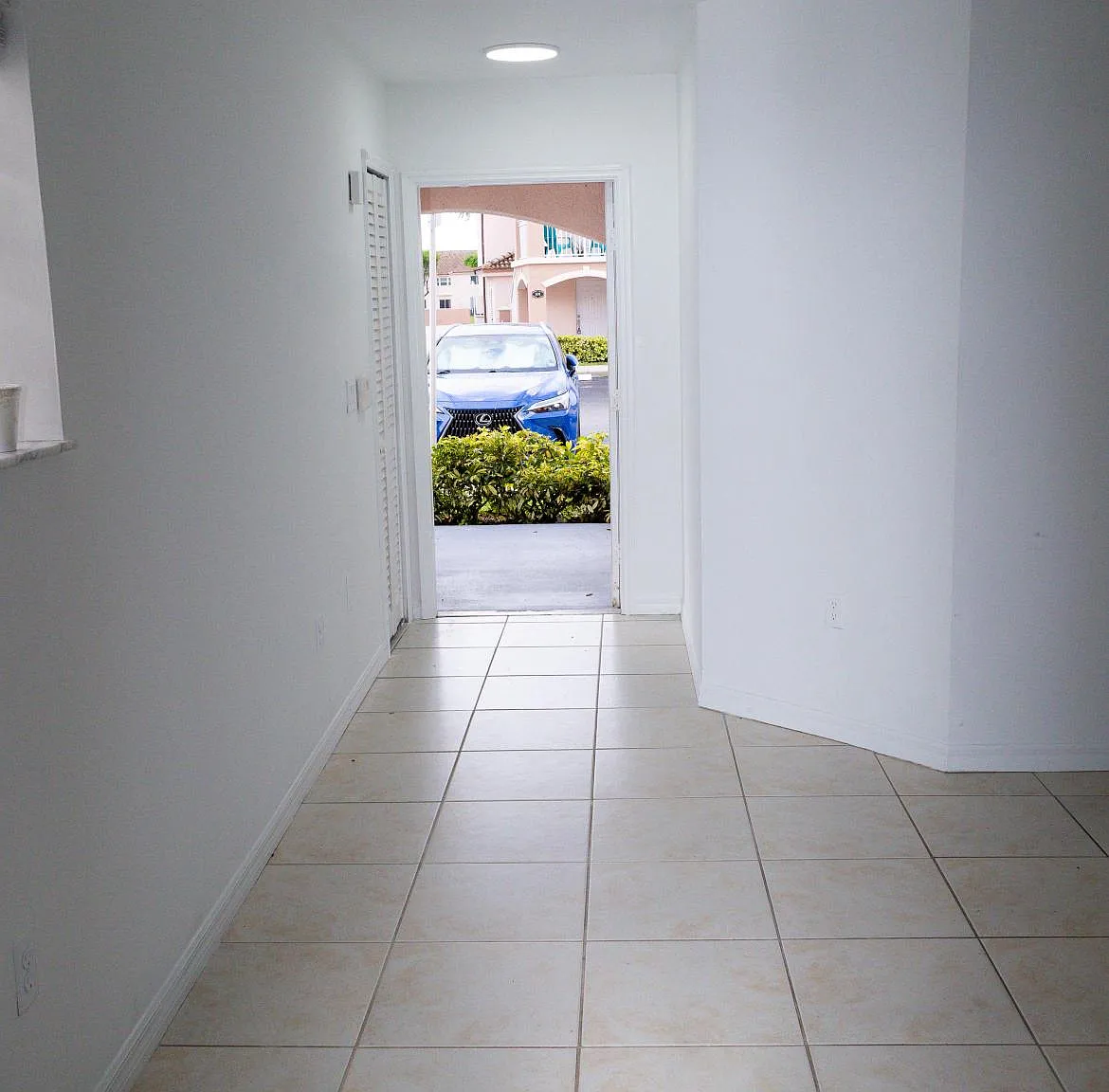 3 bed, 1009 sqft, $1,850 — Photo 4