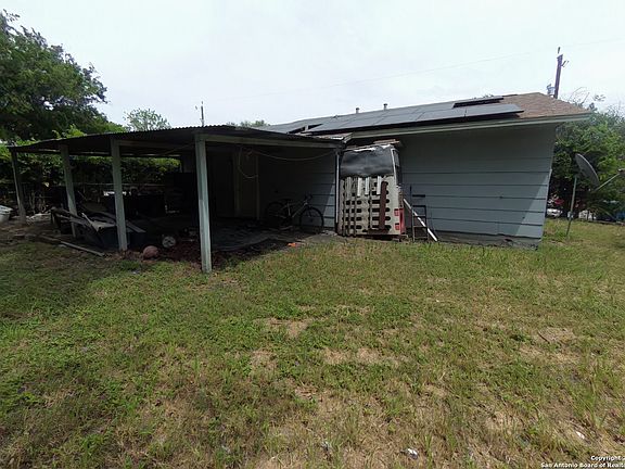 2nd image of 1017 hickory hill