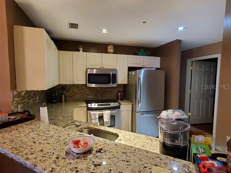 2 bed, 2.0 bath, 1351 sqft, $3,800 — Photo 4