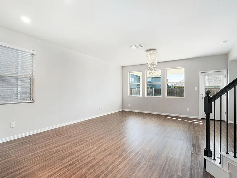 1820 Cinnamon Trl — Photo 13