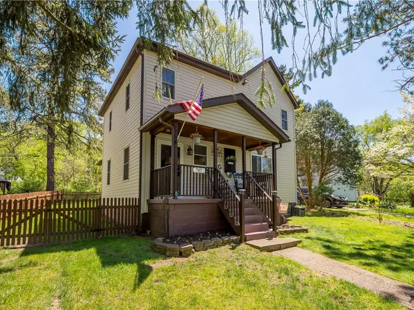 707 McNary St, Sturgeon, PA 15082