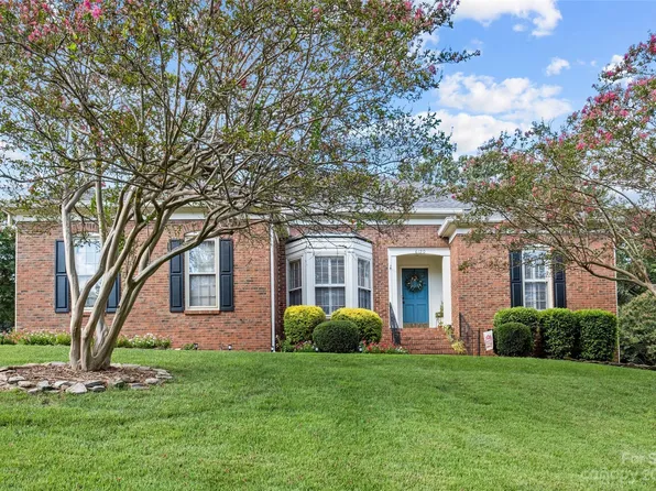 6120 Lexham Ln, Charlotte, NC 28277