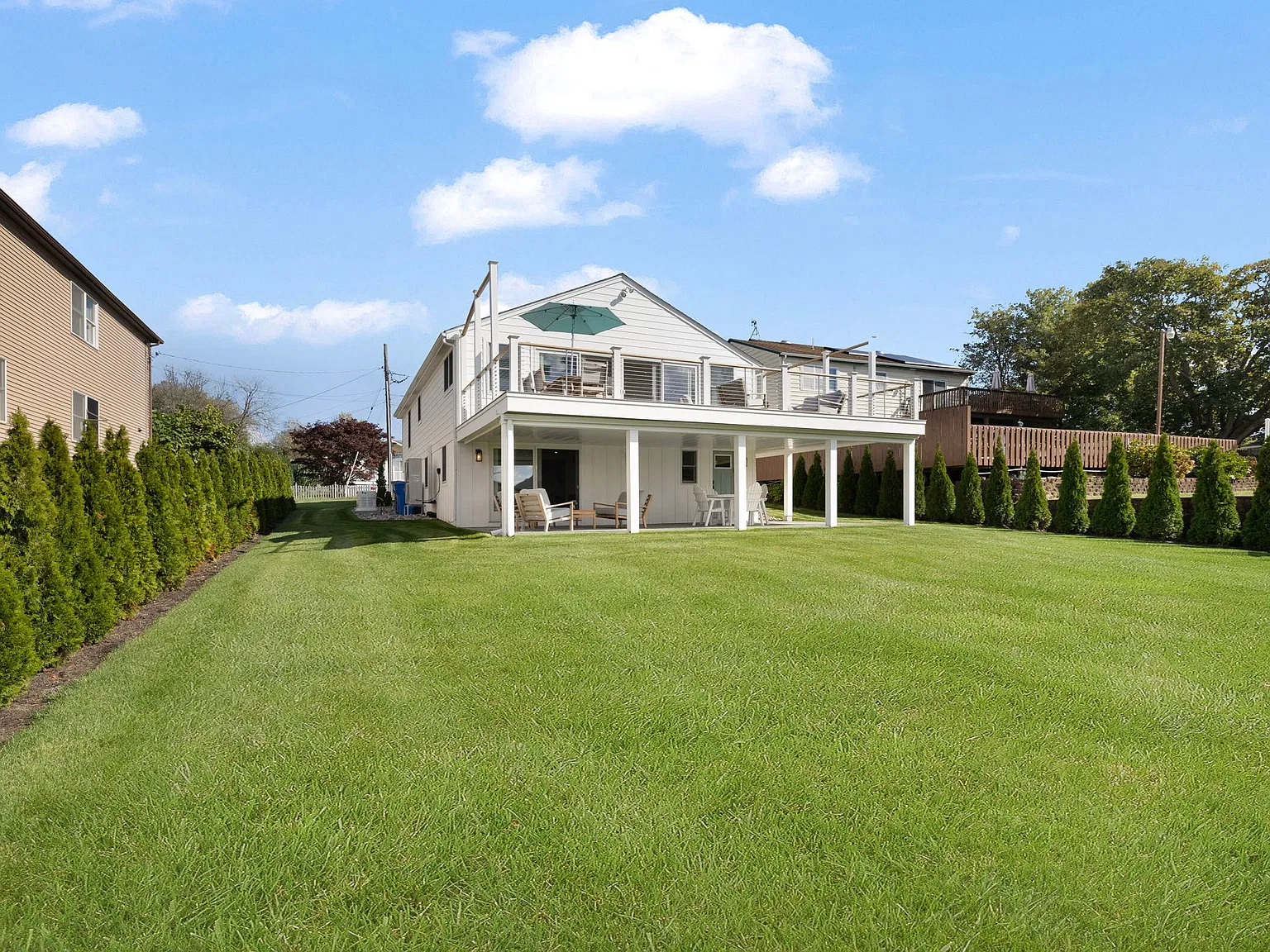 4 bed, 2200 sqft, $3,900 — Photo 4