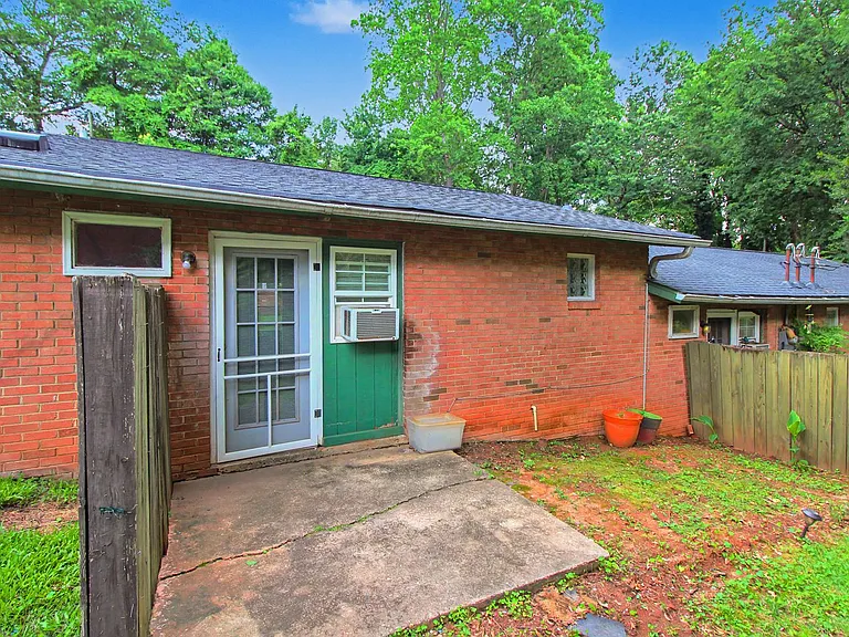2535 Vail Ave — Photo 11