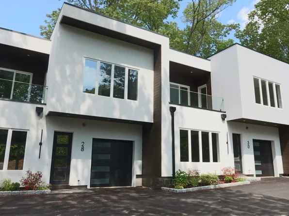28 Wilson Cir #28, Newton Highlands, MA 02461