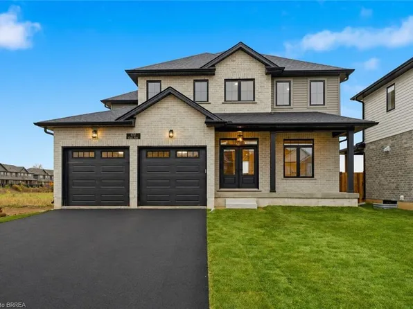 102 Oak Ave, Paris, ON N3L 0J6