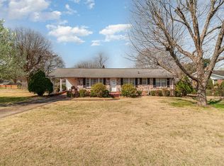 114 Hiwassee Dr, Greenville, SC 29617