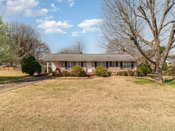 114 Hiwassee Dr, Greenville, SC 29617