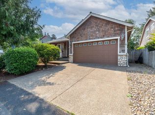 16 Johnson St, Depoe Bay, OR 97341