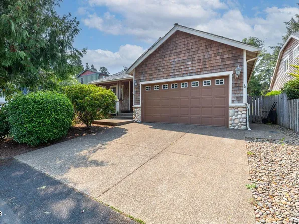 16 Johnson St, Depoe Bay, OR 97341
