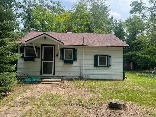8682 Paradise Trl, Carp Lake, MI 49718