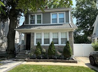 22420 92nd Ave, Queens Village, NY 11428