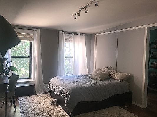 3rd image of 141 W 15th St #3F