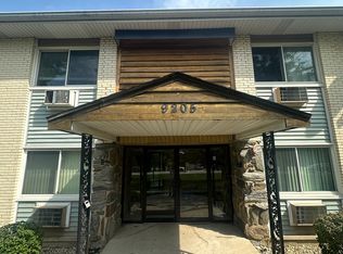 9205 Potter Rd APT 1A, Des Plaines, IL 60016