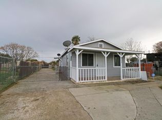 211 E 3rd St, Hanford, CA 93230
