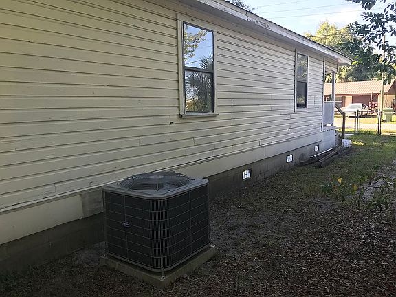 3rd image of 1012 Olive St