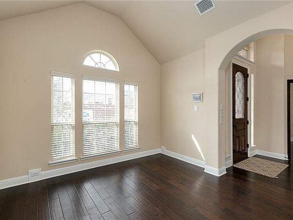 5th image of 6704 Bakersfield St