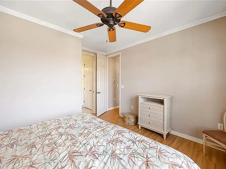 1379 Artesia Dr E #601 — Photo 11