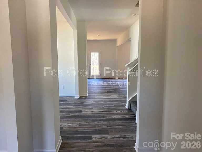 1662 Nicholas Way — Photo 8
