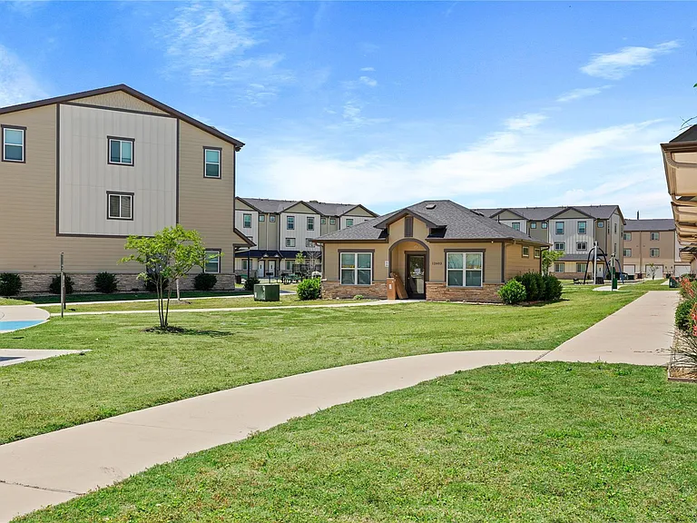 12603 Telge Rd #7L — Photo 19
