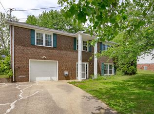 3330 Carrie Dr, Clarksville, TN 37042