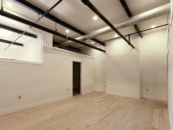 4th image of 17 Kearney Sq Unit 408